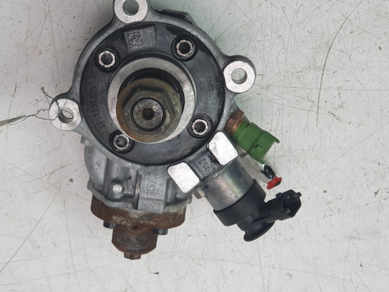 Recambio de bomba inyeccion para land rover discovery sport hse referencia OEM IAM G4D39B395AA  