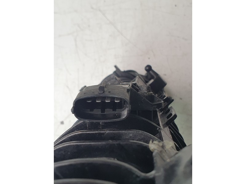 Recambio de colector admision para land rover discovery sport hse referencia OEM IAM G4D39424CB  