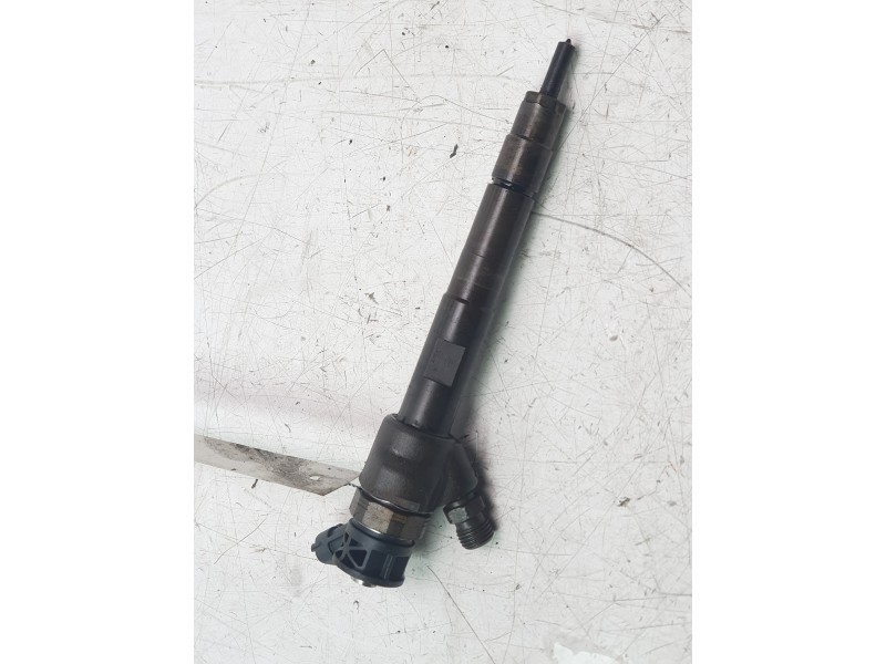 Recambio de inyector para land rover discovery sport hse referencia OEM IAM G4D39K546AA  
