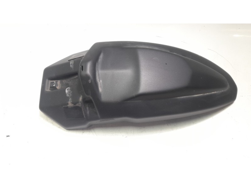 Recambio de guardabarros trasero para honda cb 750 hornet referencia OEM IAM 80105MLBD00  