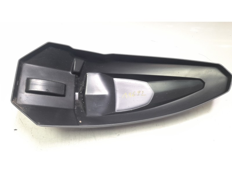 Recambio de guardabarros trasero para honda cb 750 hornet referencia OEM IAM 80105MLBD00  