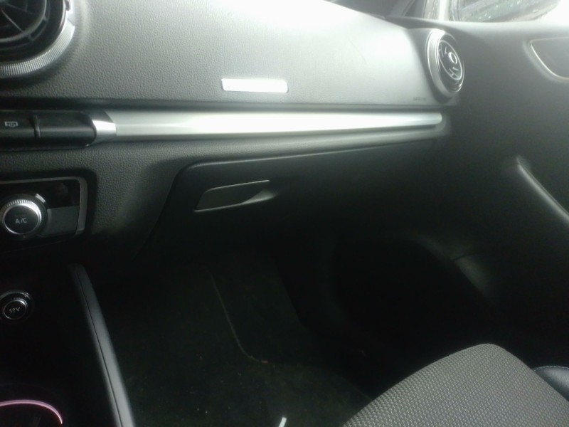 Recambio de guantera para audi a3 (8v1, 8vk) 1.6 tdi referencia OEM IAM   