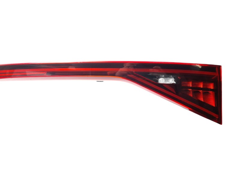 Recambio de piloto trasero central para cupra formentor 1.5 tsi referencia OEM IAM 5FF945307H  