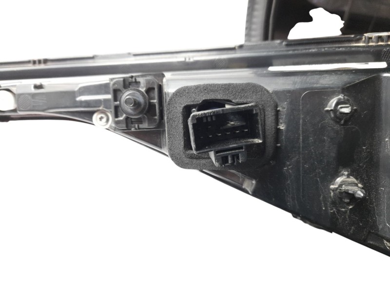 Recambio de piloto trasero central para cupra formentor 1.5 tsi referencia OEM IAM 5FF945307H  