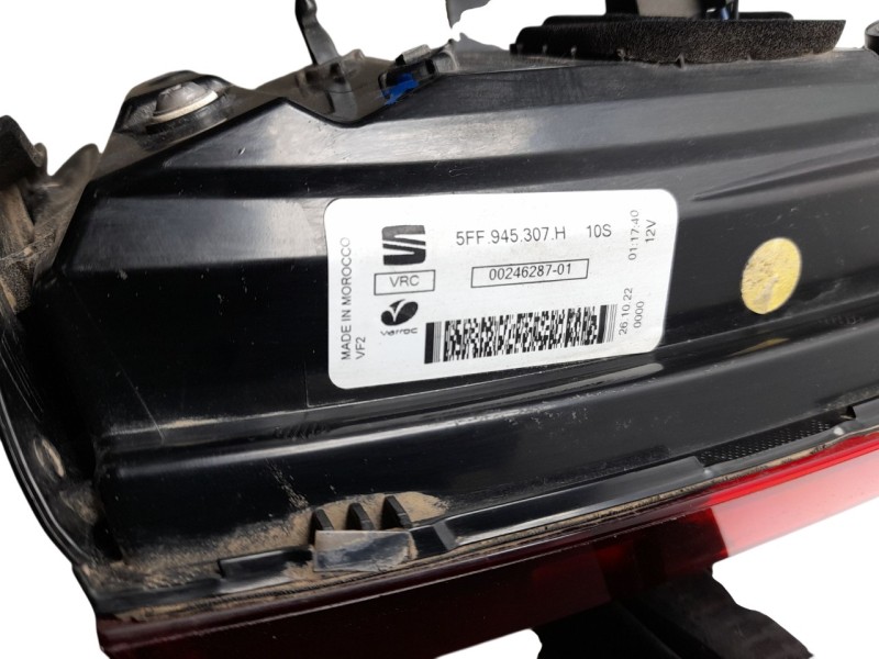 Recambio de piloto trasero central para cupra formentor 1.5 tsi referencia OEM IAM 5FF945307H  