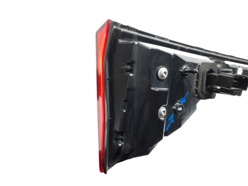 Recambio de piloto trasero central para cupra formentor 1.5 tsi referencia OEM IAM 5FF945307H  