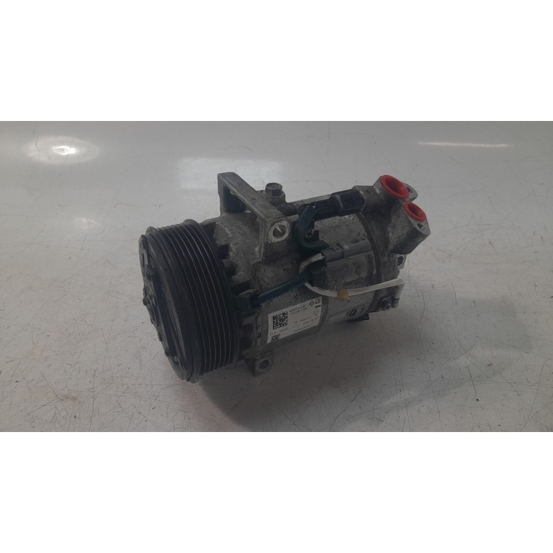 Recambio de compresor aire acondicionado para renault captur ii (hf_) tce 160 (hfn1) referencia OEM IAM 926004423R  