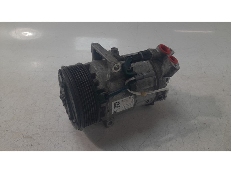 Recambio de compresor aire acondicionado para renault captur ii (hf_) tce 160 (hfn1) referencia OEM IAM 926004423R  