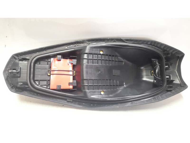 Recambio de asiento delantero para honda pcx 125 referencia OEM IAM 77200K1ZJ10ZC  