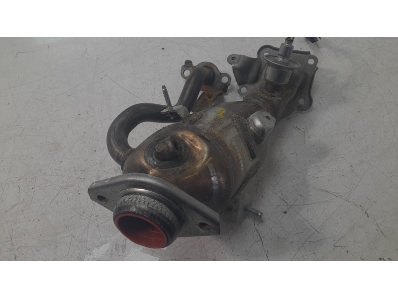 Recambio de catalizador para toyota yaris cross hybrid 2wd active tech referencia OEM IAM 17140A  