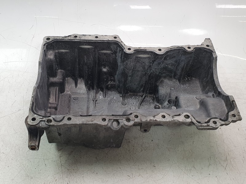 Recambio de carter para land rover discovery sport hse referencia OEM IAM G4D36706D  