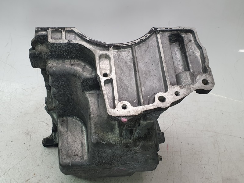 Recambio de carter para land rover discovery sport hse referencia OEM IAM G4D36706D  