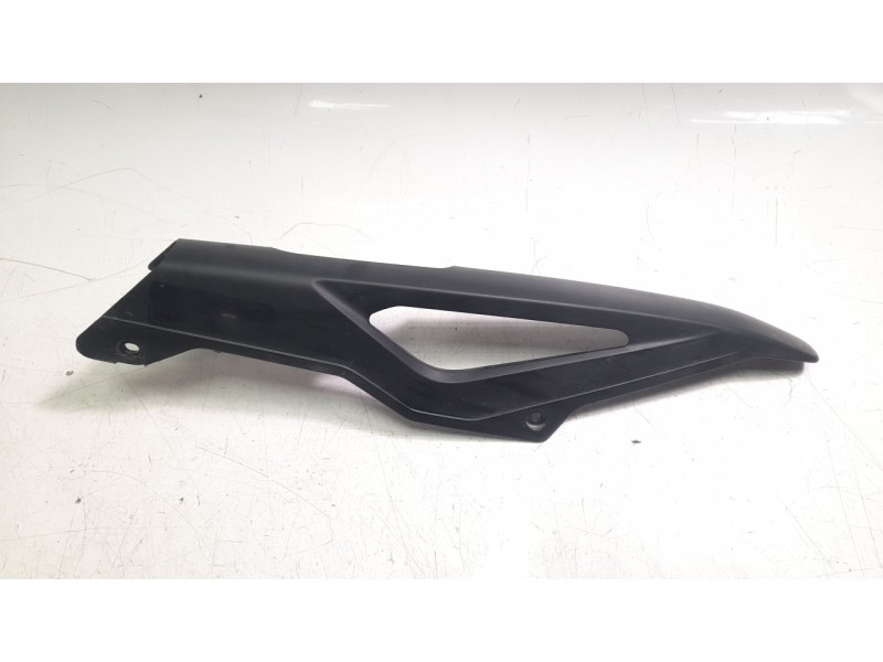 Recambio de moldura para honda cb 750 hornet referencia OEM IAM 40510MGSD301  