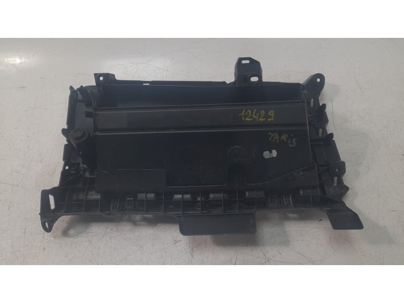 Recambio de guantera para toyota yaris cross hybrid 2wd active tech referencia OEM IAM 55550K0030C0  