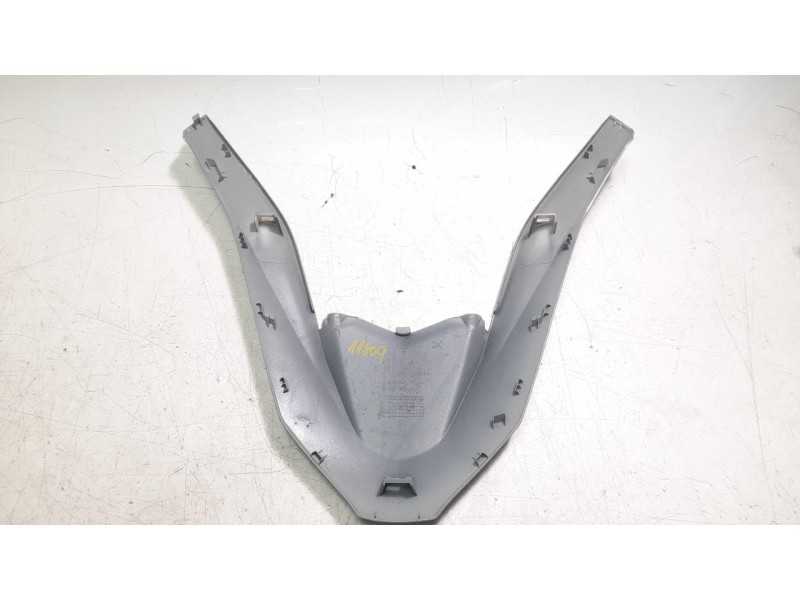 Recambio de moldura para honda pcx 125 referencia OEM IAM 64305K1ZJ100  