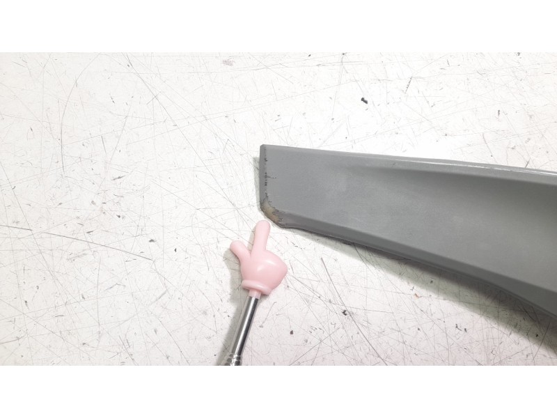 Recambio de moldura para honda pcx 125 referencia OEM IAM 64305K1ZJ100  