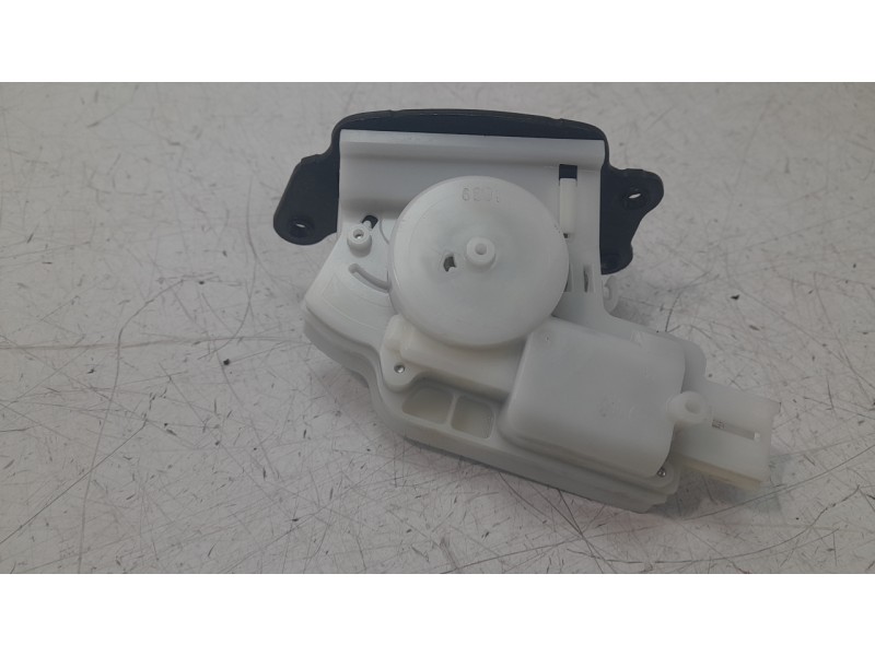 Recambio de cerradura maletero / porton para toyota c-hr (_x1_) 2.0 hybrid (maxh10) referencia OEM IAM 6935042090  