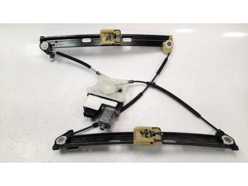 Recambio de elevalunas delantero izquierdo para volkswagen polo 1.0 tsi referencia OEM IAM 2G4837461B  