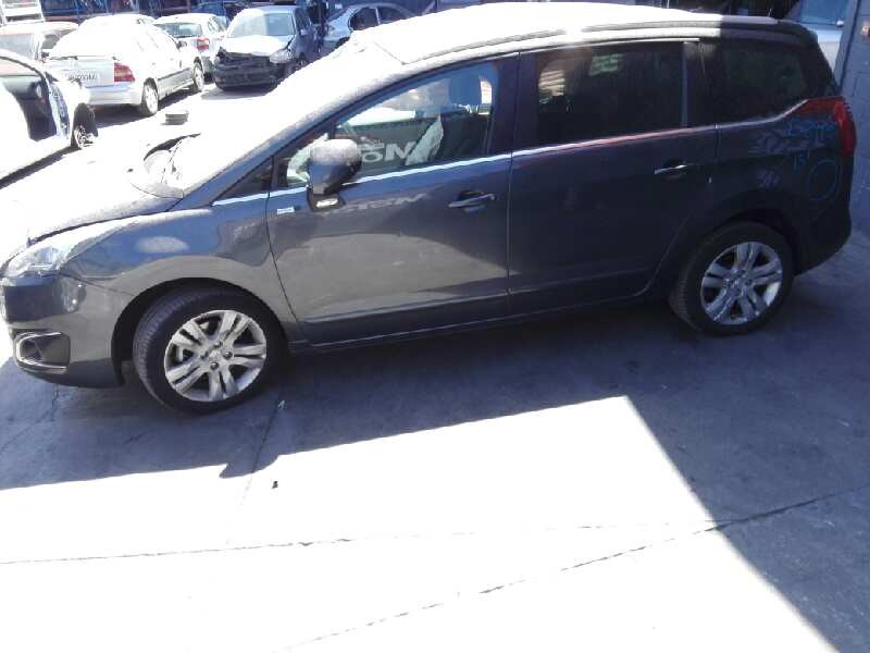 peugeot 5008 del año 2015