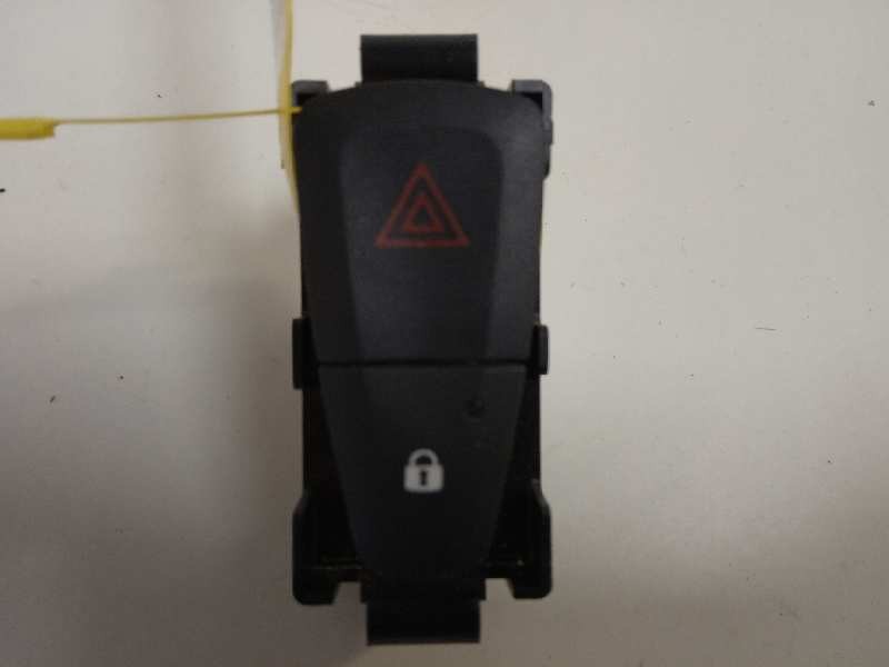 Recambio de warning para dacia sandero ambiance referencia OEM IAM E3160101  