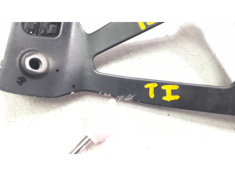 Recambio de estribo lateral para benelli trk 702x referencia OEM IAM 3301419 58266P850000/58260P160100 