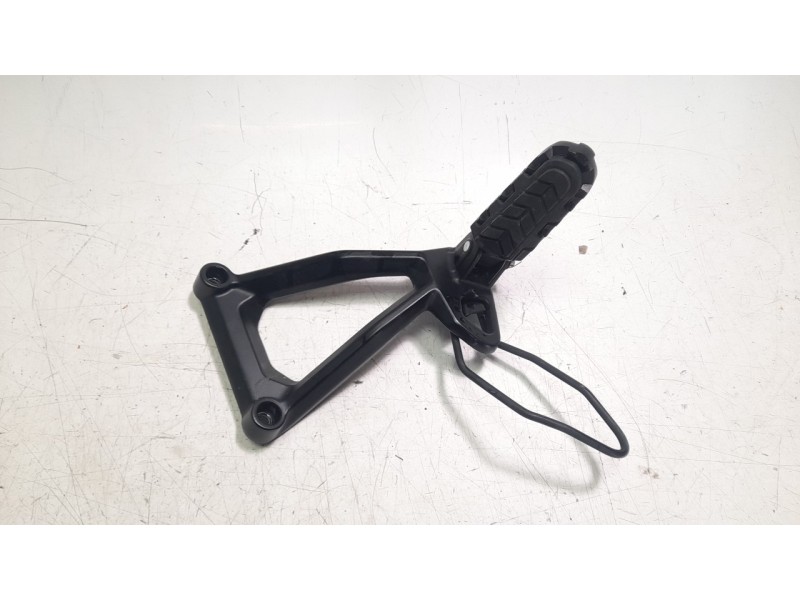 Recambio de estribo lateral para benelli trk 702x referencia OEM IAM 3301419R 58286P850000/58280P160100 