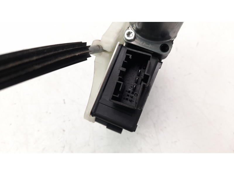 Recambio de elevalunas trasero izquierdo para volkswagen polo 1.0 tsi referencia OEM IAM 2G6839461C  