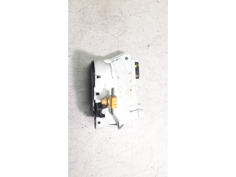 Recambio de cerradura puerta trasera derecha para mg zs suv (azs1) 1.5 vti referencia OEM IAM 10845783  