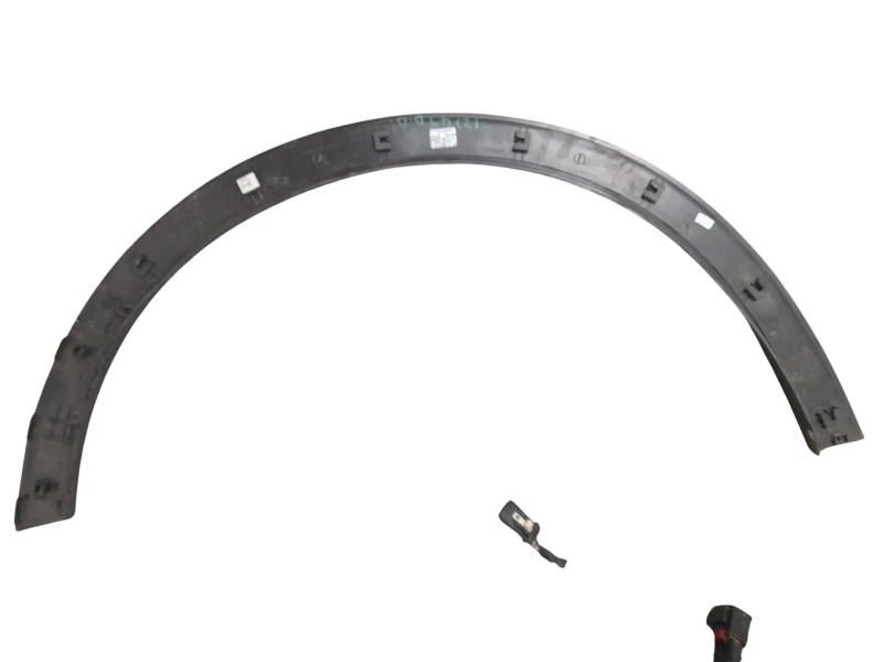 Recambio de aletin delantero derecho para ssangyong xlv suv e-xgi 160 referencia OEM IAM 7952035000  