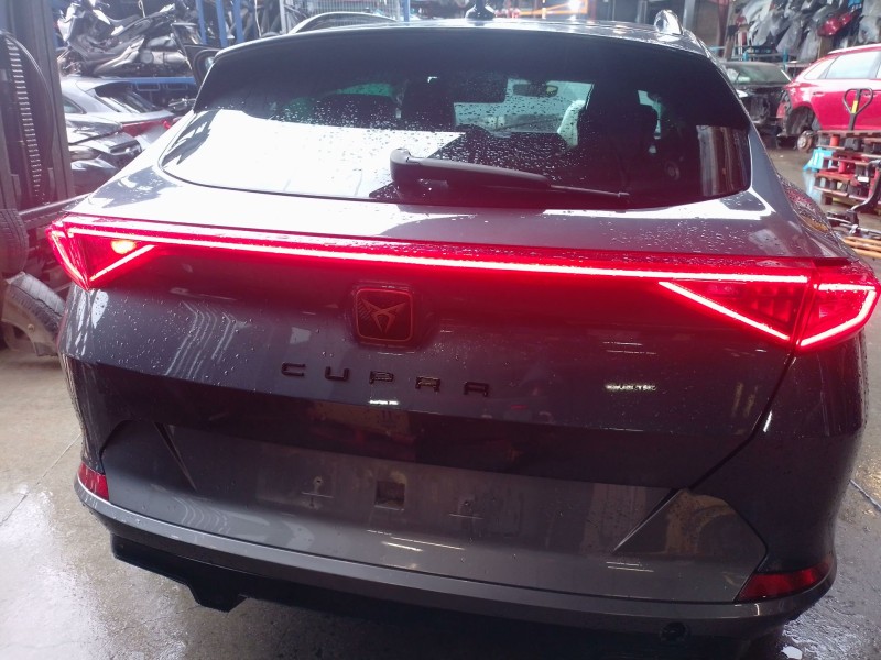 Recambio de piloto trasero central para cupra formentor (km7, kmp) 1.5 tsi referencia OEM IAM   