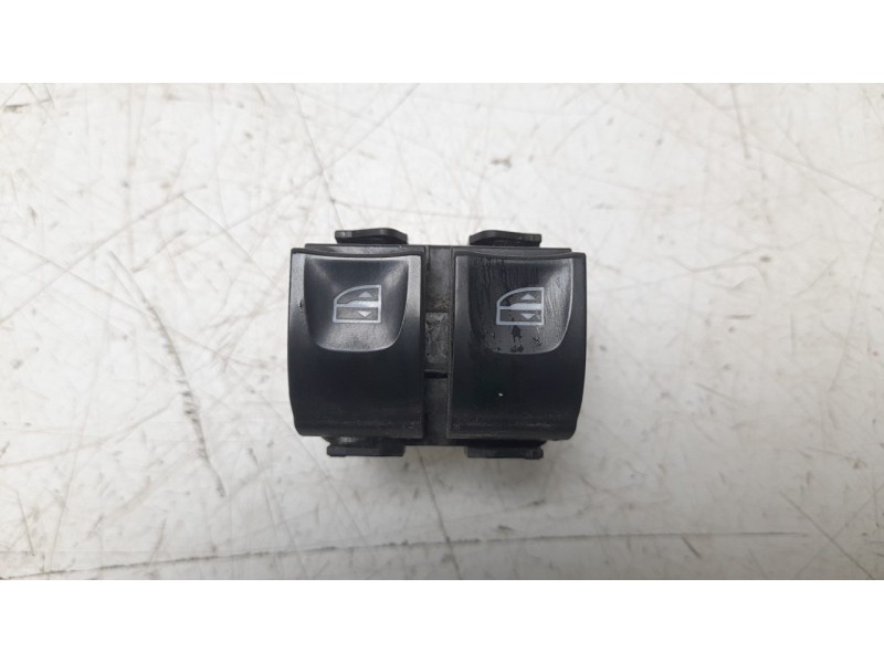 Recambio de mando elevalunas delantero izquierdo para dacia duster (hs_) 1.2 tce 125 referencia OEM IAM 254117873R  EWSRE093/IAF