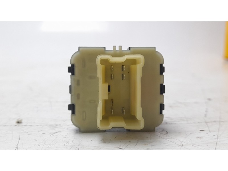 Recambio de mando elevalunas delantero izquierdo para dacia duster (hs_) 1.2 tce 125 referencia OEM IAM 254117873R  EWSRE093/IAF