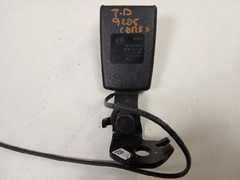 Recambio de cinturon seguridad trasero derecho para opel corsa e edition referencia OEM IAM   