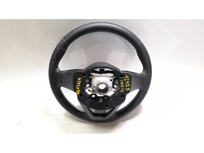 Recambio de volante para toyota yaris cross hybrid 2wd active tech referencia OEM IAM 45100K0100C0  
