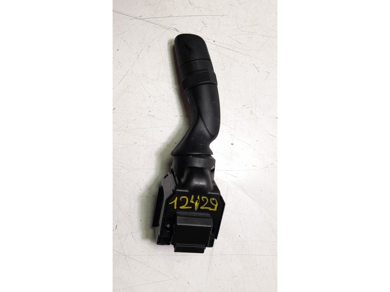 Recambio de mando limpia para toyota yaris cross hybrid 2wd active tech referencia OEM IAM 02D7017J910  
