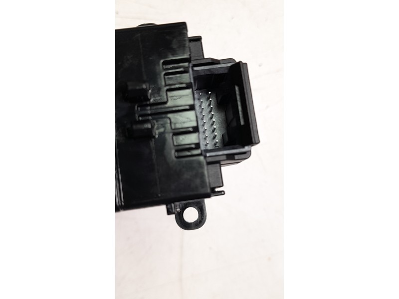 Recambio de mando intermitentes para toyota yaris cross hybrid 2wd active tech referencia OEM IAM 02D7017J910  