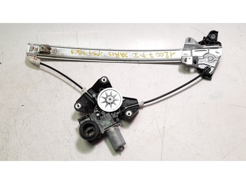 Recambio de elevalunas delantero izquierdo para toyota yaris cross hybrid 2wd active tech referencia OEM IAM 587200D480  