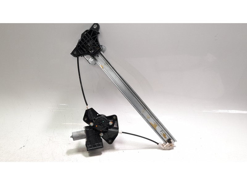 Recambio de elevalunas delantero izquierdo para toyota yaris cross hybrid 2wd active tech referencia OEM IAM 587200D480  