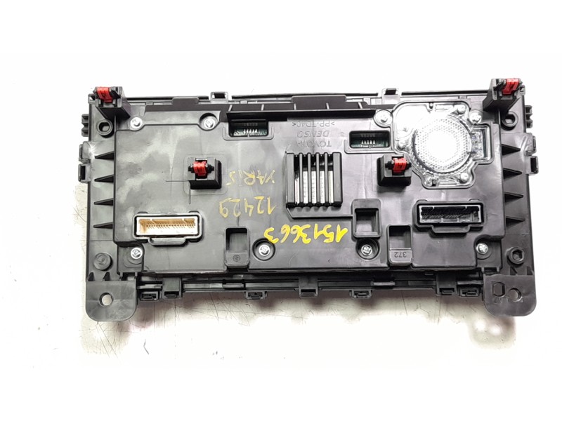 Recambio de cuadro instrumentos para toyota yaris cross hybrid 2wd active tech referencia OEM IAM 83800F5B11  