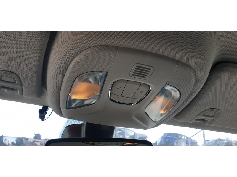 Recambio de luz interior para jeep compass ii 1.6 m-jet cat referencia OEM IAM L0260557AE01  