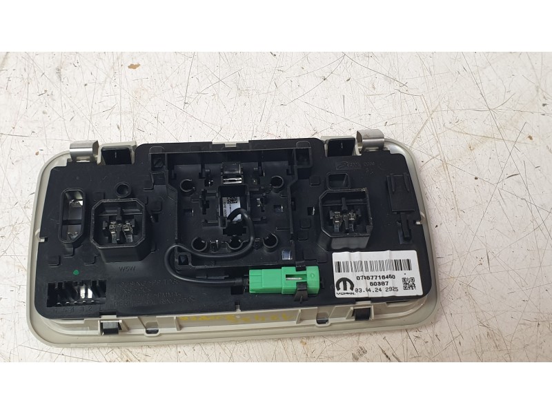Recambio de luz interior delantera central para citroën jumper furgon 3.5 l3 h2 bluehdi 14 s&s 6v referencia OEM IAM 07357716450