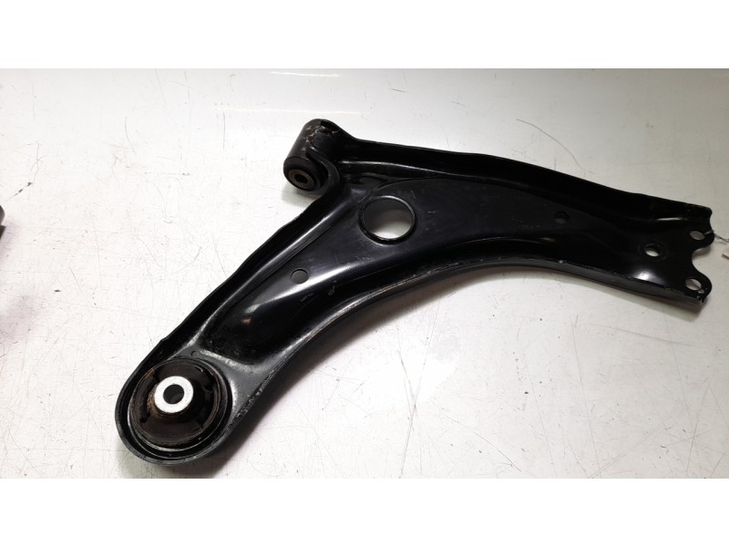 Recambio de brazo suspension delantero izquierdo para toyota yaris cross hybrid 2wd active tech referencia OEM IAM 48069K0020  