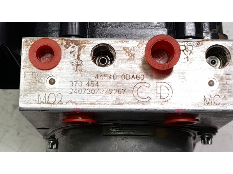 Recambio de abs para toyota yaris cross hybrid 2wd active tech referencia OEM IAM 445400DA60  