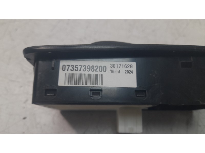 Recambio de mando elevalunas delantero izquierdo para citroën jumper furgon 3.5 l3 h2 bluehdi 14 s&s 6v referencia OEM IAM 07357