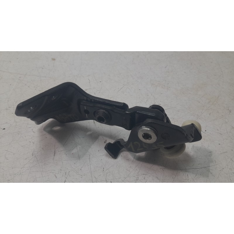 Recambio de soporte / guia puerta corredera para citroën jumper furgon 3.5 l3 h2 bluehdi 14 s&s 6v referencia OEM IAM 1616813480