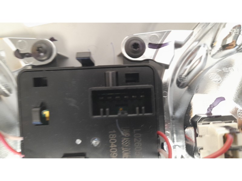 Recambio de luz interior para jeep compass ii 1.6 m-jet cat referencia OEM IAM L0260557AE01  