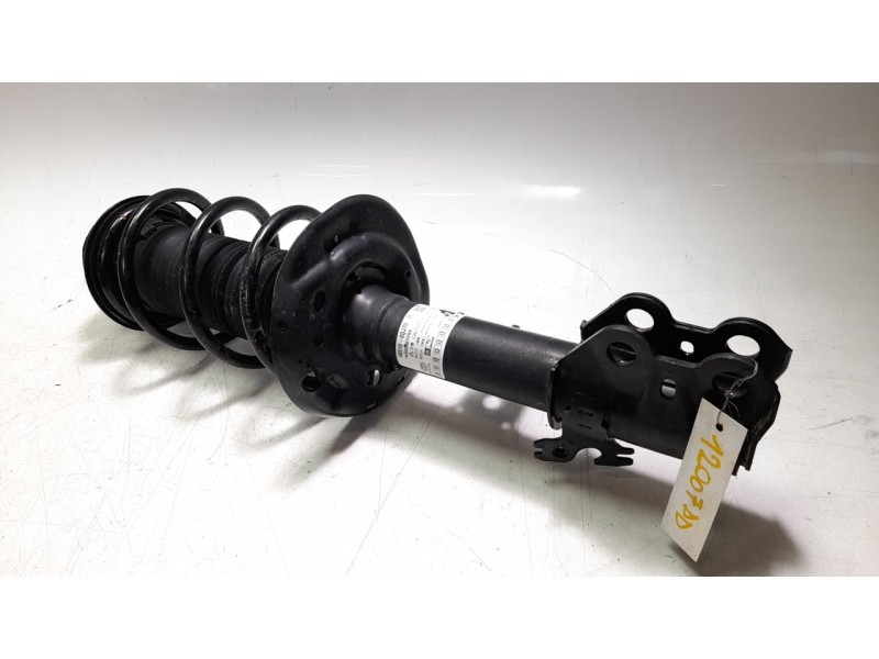 Recambio de amortiguador delantero derecho para toyota yaris cross hybrid 2wd active tech referencia OEM IAM 485100DJ70  