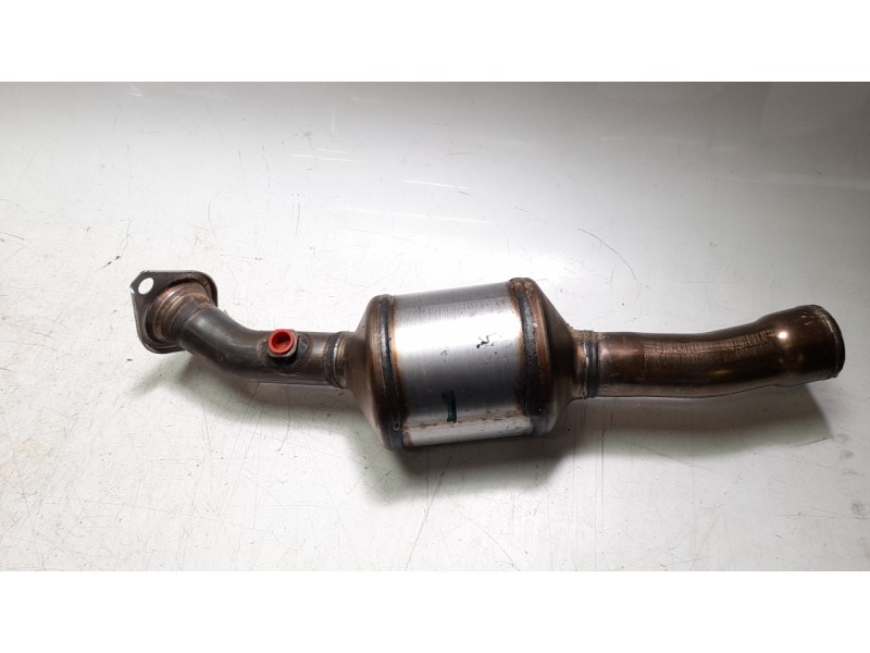 Recambio de catalizador para toyota yaris cross hybrid 2wd active tech referencia OEM IAM A65  