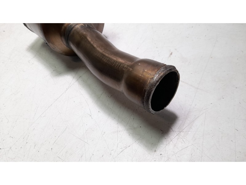 Recambio de catalizador para toyota yaris cross hybrid 2wd active tech referencia OEM IAM A65  