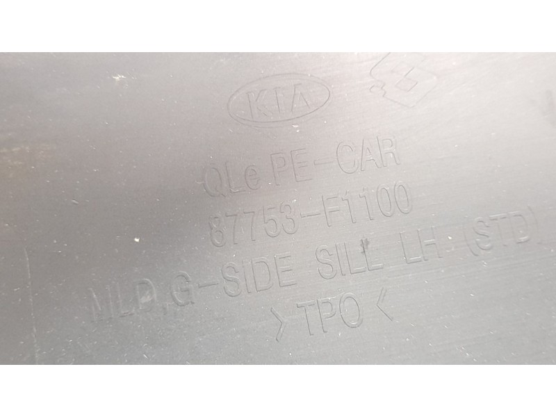 Recambio de estribos laterales para kia sportage drive 4x2 referencia OEM IAM 87753F1100  